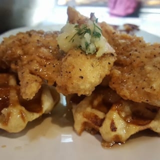 Chicken & Waffles (Brunch)